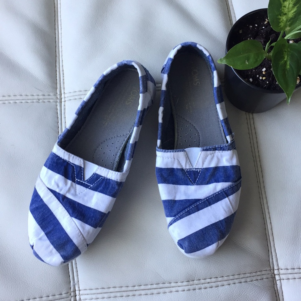 Toms Blue and white stripes